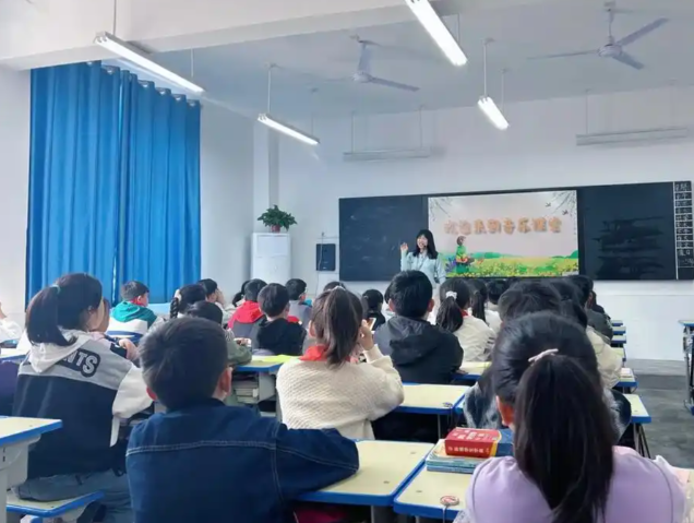 对讲堂内容的多元化诉求教师剖析学生的